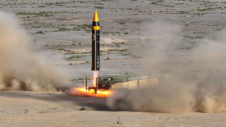 ببینید: شلیک جدیدترین موشک بالستیک ایران با نام خیبر با برد ۲۰۰۰ کیلومتر