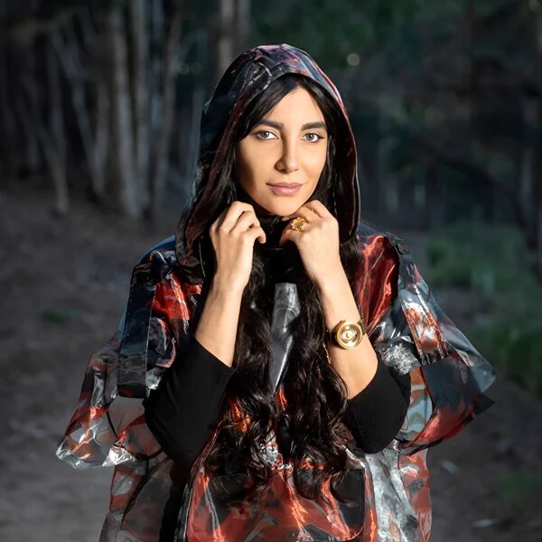 همسر بیژن مرتضوی در ایران خبرنگار پارلمانی بود + تصاویر