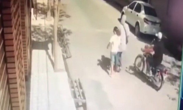 ببینید: سرقت وحشیانه از یک زن و کودک در اسلامشهر؛دادستانی دستور ویژه صادر کرد