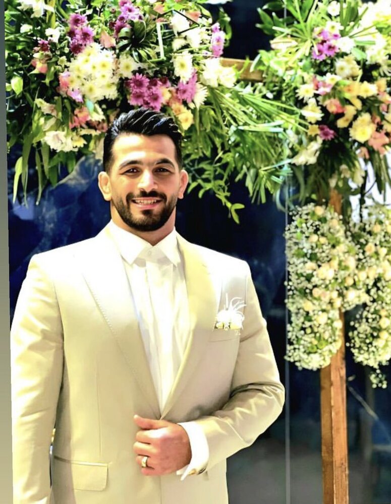 حسن یزدانی ازدواج کرد / تصاویر مراسم لاکچری عروسی ستاره کشتی جهان در لباس دامادی و همسرش 