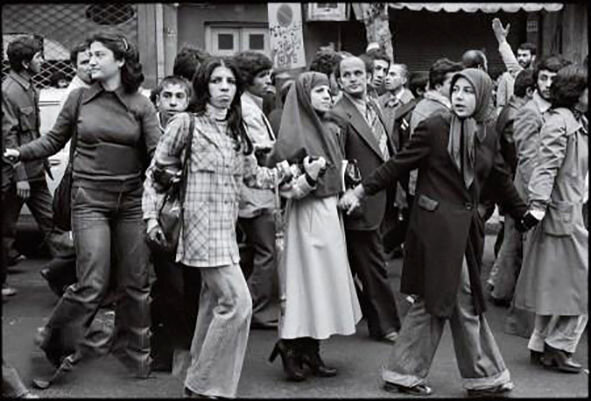 ببینید: عکس‌های متفاوت عکاس آمریکایی از انقلاب۵۷