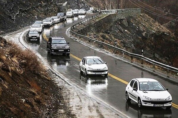 جاده چالوس و آزادراه تهران شمال از ظهر امروز به علت پیش‌بینی بارندگی شدید و ریزش سنگ مسدود شد