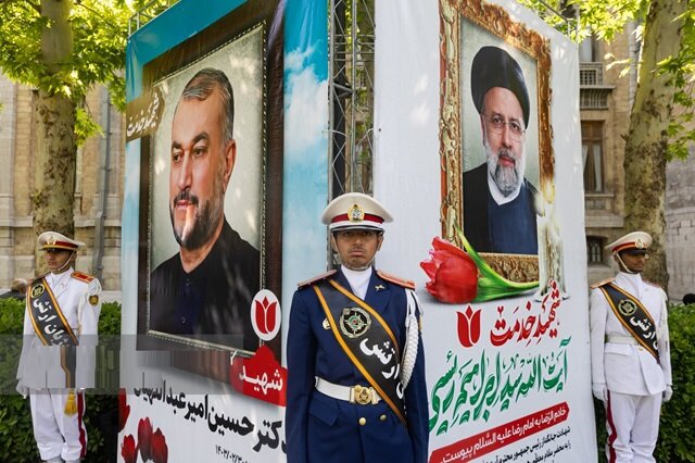 تصاویر | مراسم تشییع پیکر حسین امیرعبداللهیان وزیر امور خارجه شهید در میدان مشق