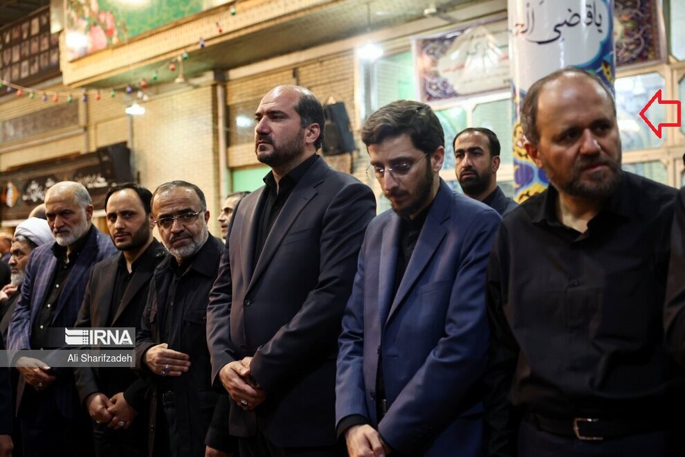 ببینید: تصاویر داماد متنفذ رئیسی در مجلس ختم رئیس جمهور شهید در مسجد ارک