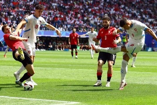 اولین امتیاز گرجستان در جام ملت‌های اروپا ؛ گولسیانی در یورو ۲۰۲۴ پا به توپ شد + فیلم خلاصه بازی