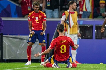 لاروخا در قواره قهرمان ظاهر شد ؛ اسپانیا ۴ - گرجستان ۱ + تصاویر و فیلم خلاصه بازی
