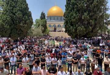 فیلم | ۴۰ هزار فلسطینی در مسجدالاقصی نماز جمعه اقامه کردند